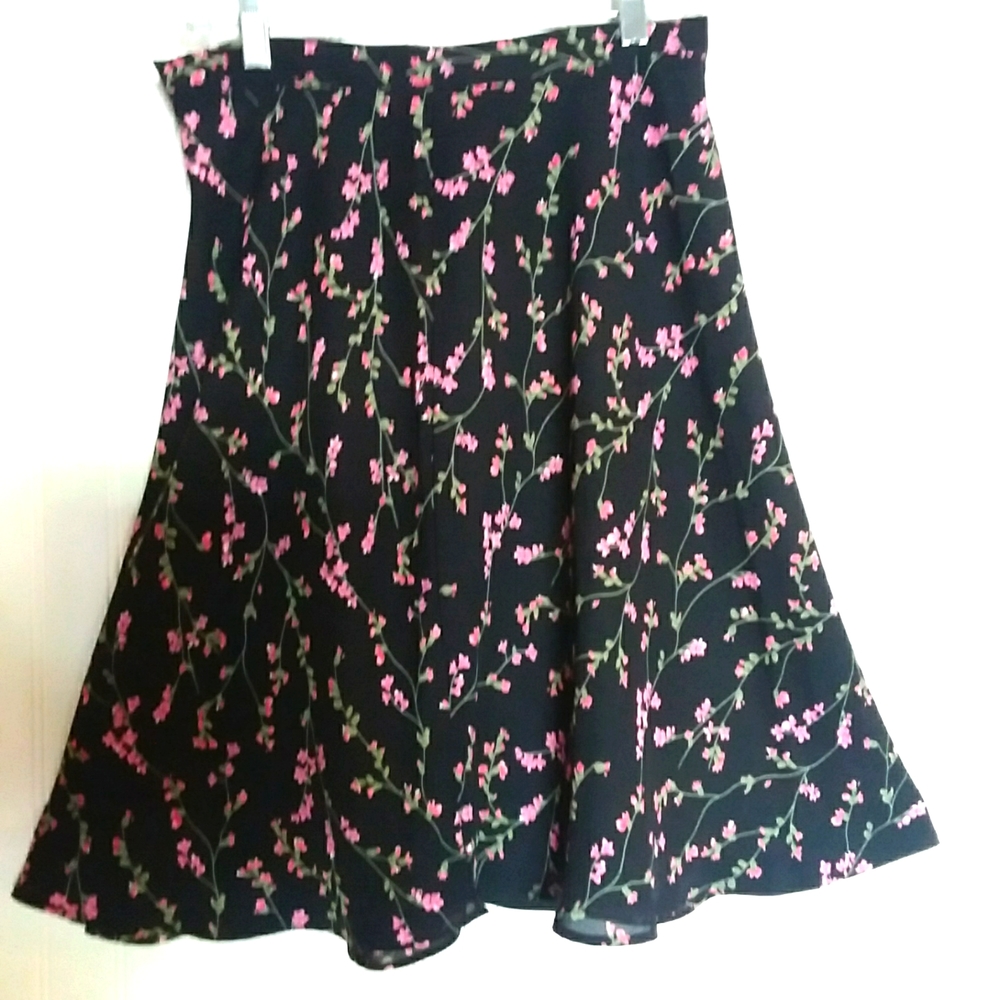 BRANNAN STUDIO skirt in size small.